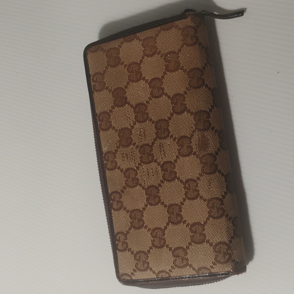 Gucci Beige/Ebony GG Canvas and Leather Zip Around Wallet - Picture 5 of 12